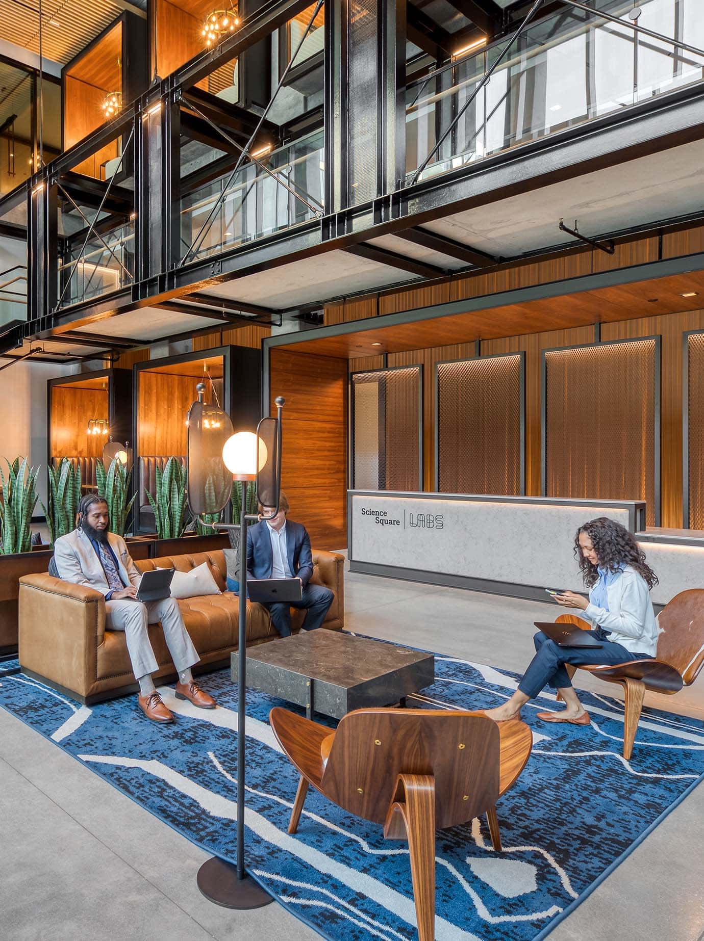 FlashPoint-Alston-Smith-Homepage-eliminate-the-headaches Office common area with reception desk